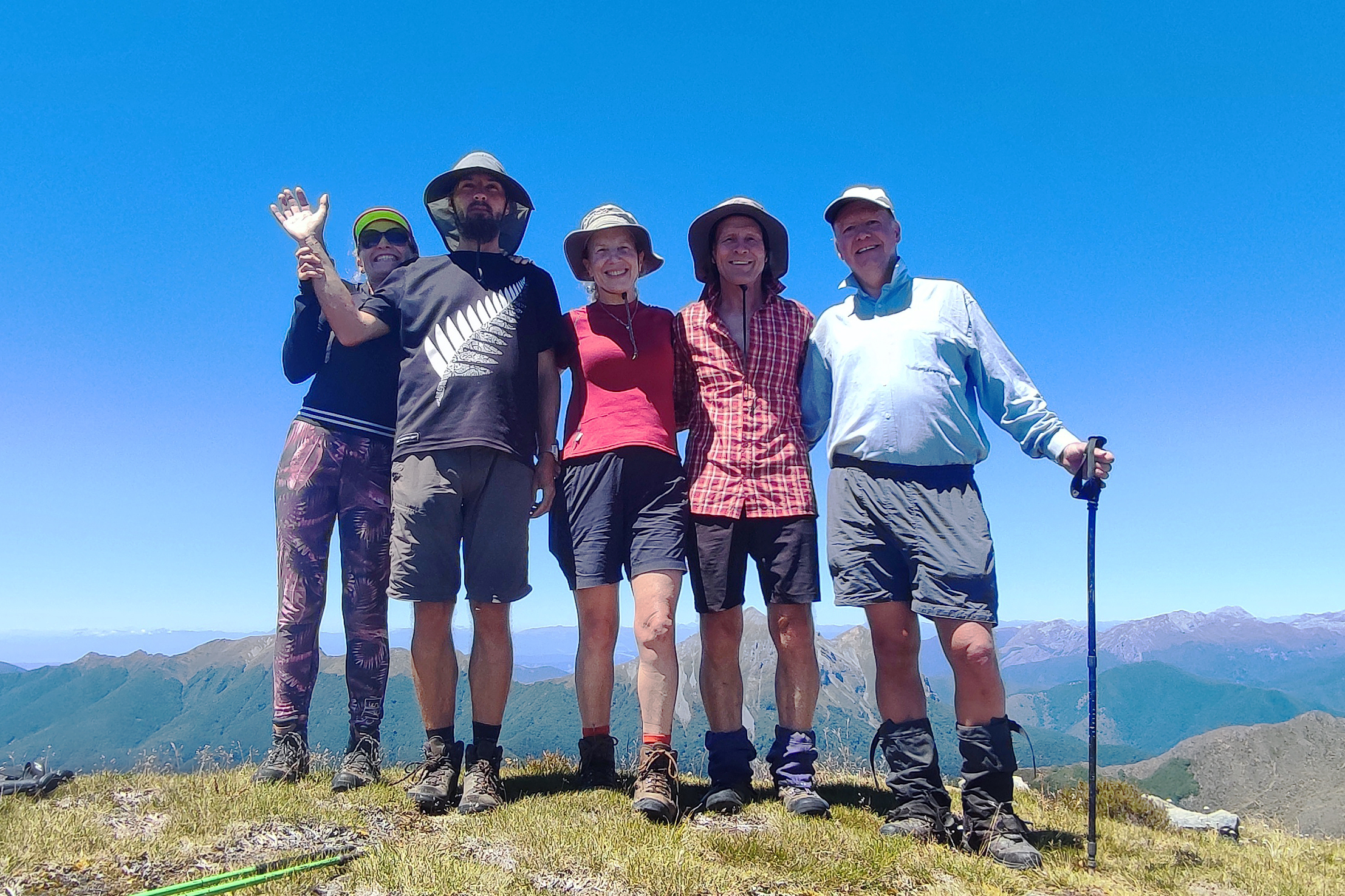 Rays five atop Mt Luna Kahurang Jan2026 web